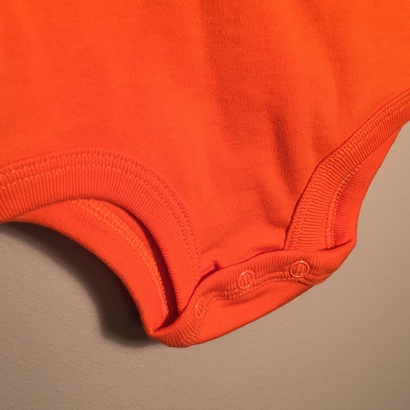 Halloween onesie 0-3 mos. Orange pumpkin bodysuit - Picture 6 of 8